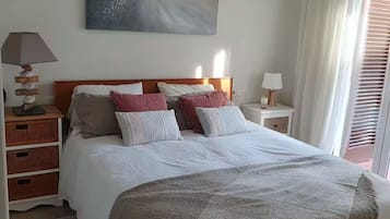 3 Schlafzimmer, BĂŒgeleisen/BĂŒgelbrett, WLAN, BettwĂ€sche