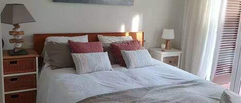 3 Schlafzimmer, Bügeleisen/Bügelbrett, WLAN, Bettwäsche