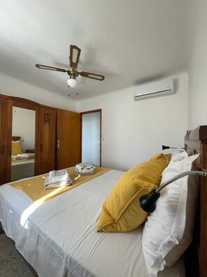 1 bedroom, desk, iron/ironing board, WiFi