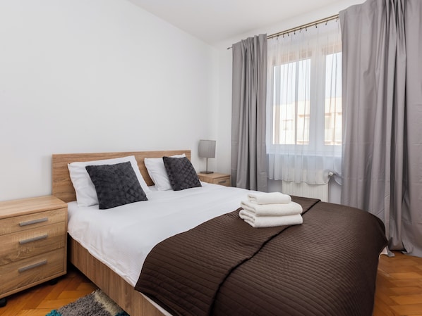 1 chambre, fer et planche à repasser, Wi-Fi, literie fournie