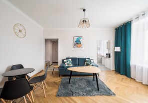 TV - Royal Baths Charming Apartment (Warszawa)