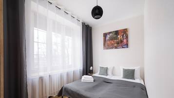 2 bedrooms, iron/ironing board, WiFi, bed sheets