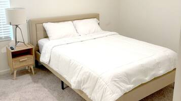 2 bedrooms, desk, iron/ironing board, WiFi