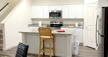 Ivana Lodge 2-BedRoom 1-BathRoom Retreat