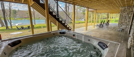 Bain à remous extérieur