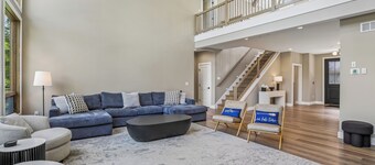 New Construction! 7 bedroom luxury lakefront home in golf neighborhood!