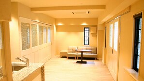 Ảnh chưa phân loại, 5 trong số 50 ảnh, nút