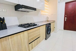 Fridge, microwave, oven, stovetop