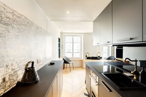 Fridge, microwave, oven, stovetop