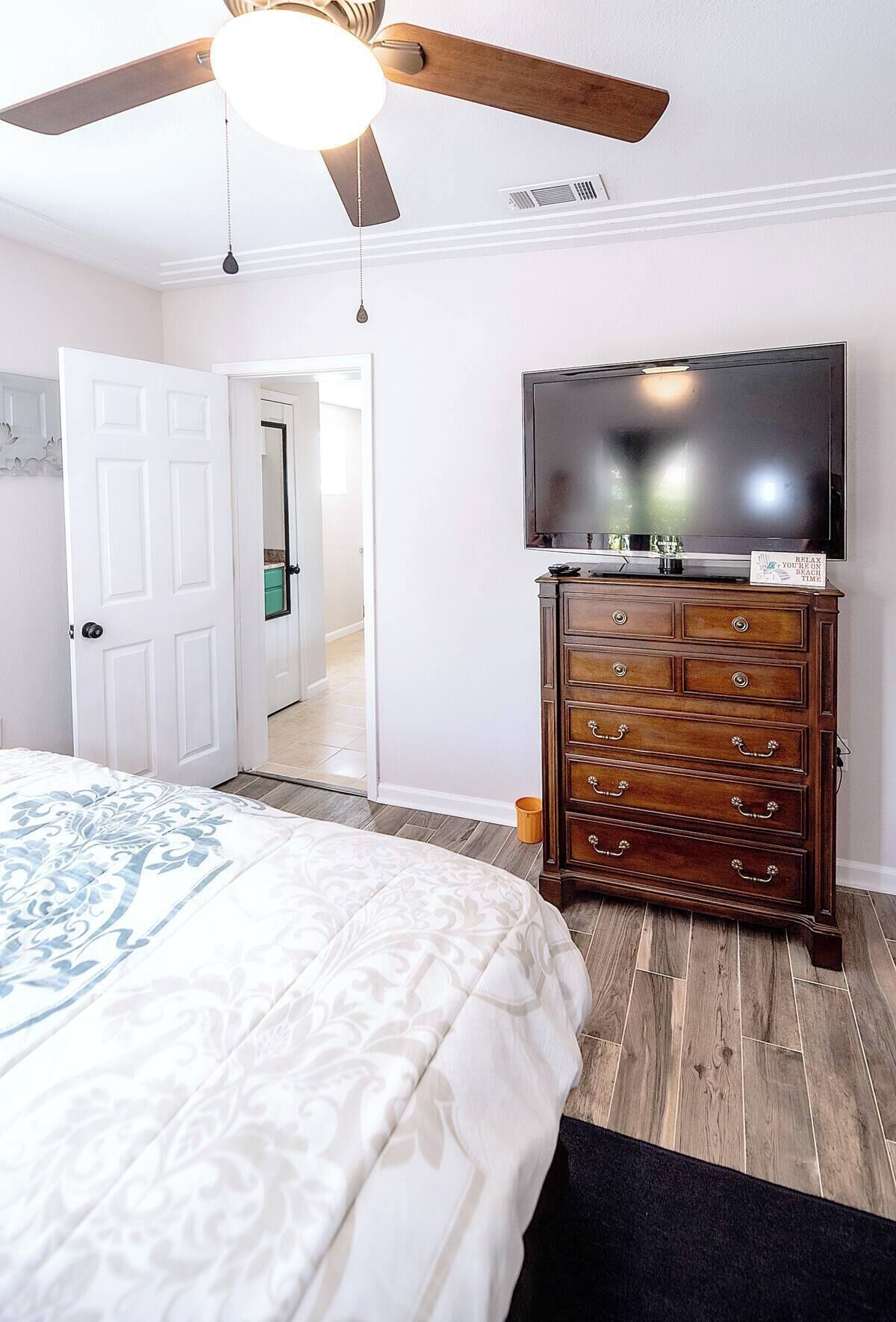 3 bedrooms, WiFi, bed sheets