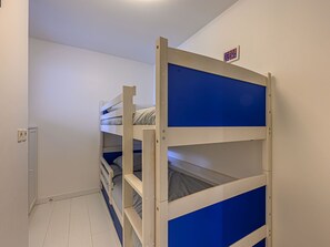 2 habitaciones, escritorio y acceso a internet