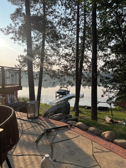 Charming 2-bedroom Enchanting Lake home with Rustic feel! Guest cabin n Sauna