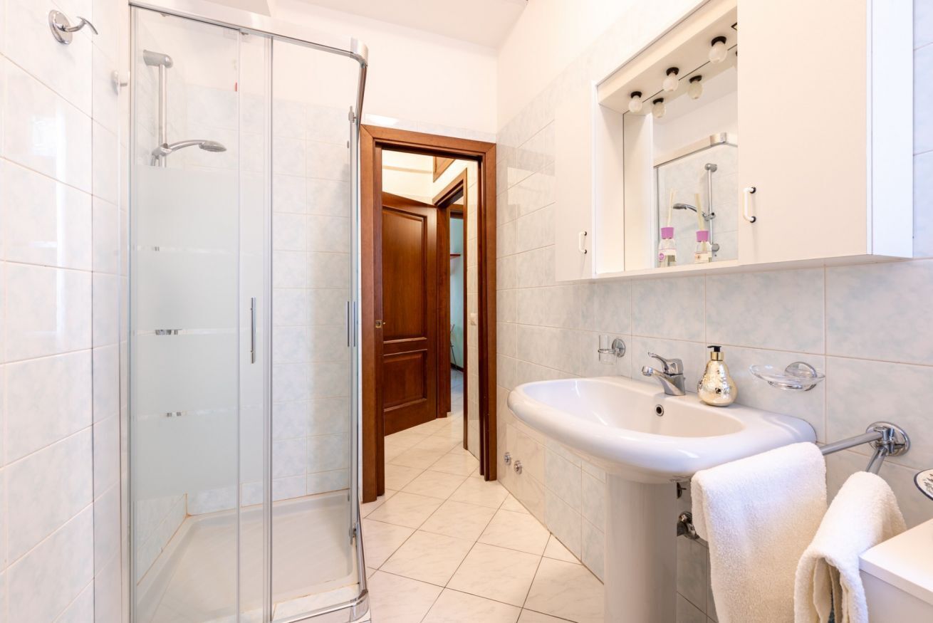 Doccia, asciugacapelli, bidet, asciugamani