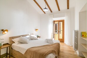 2 habitaciones, tabla de planchar con plancha, wifi y ropa de cama
