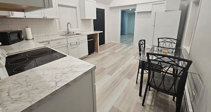 Charming 3-Bdrm 2-Bath and Office. Smart T.V. All utilities included and WiFi