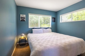 2 habitaciones, tabla de planchar con plancha, wifi y ropa de cama 