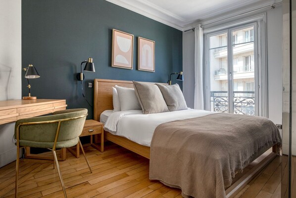 2 bedrooms, iron/ironing board, WiFi, bed sheets - Blueground | Bastille, doorcode, near Le Marais (Paris)