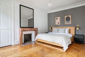 2 habitaciones, tabla de planchar con plancha, wifi y ropa de cama 