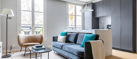 Fernseher, Stereoanlage