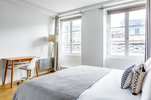 3 chambres, fer et planche à repasser, Wi-Fi, draps fournis