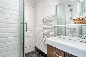 Haartrockner, Handtücher