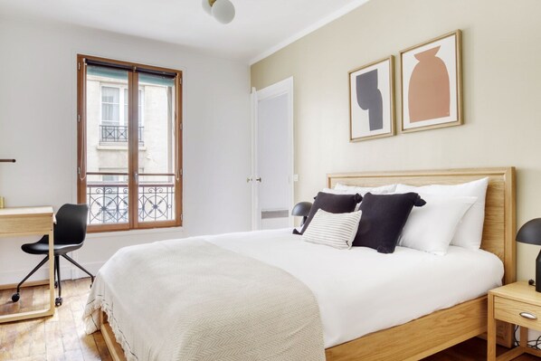 2 bedrooms, iron/ironing board, WiFi, bed sheets