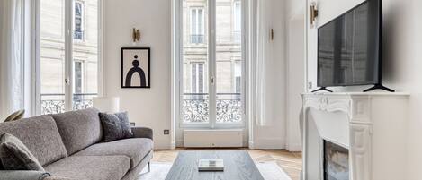 Fernseher, Stereoanlage