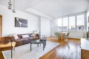 TV, stereo - Blueground | Maison de la Radio, concierge (Paris)