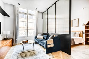 Télévision, chaîne hi-fi