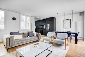 TV, stereo - Blueground | Sentier, elevator, nr Montorgueil St (Paris)