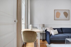 Télévision, chaîne hi-fi