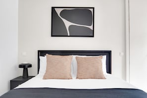 1 habitación, tabla de planchar con plancha, wifi y ropa de cama 