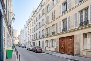 Exterior - Blueground | Vaneau, concierge, nr Le Bon Marché (Paris)