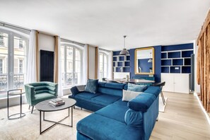 Fernseher, Stereoanlage