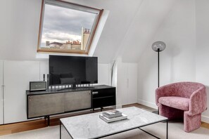 テレビ、ステレオ