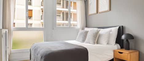 2 chambres, fer et planche à repasser, Wi-Fi, draps fournis