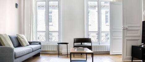 Fernseher, Stereoanlage