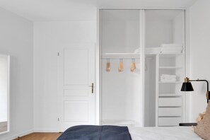 2 chambres, fer et planche à repasser, Wi-Fi, draps fournis