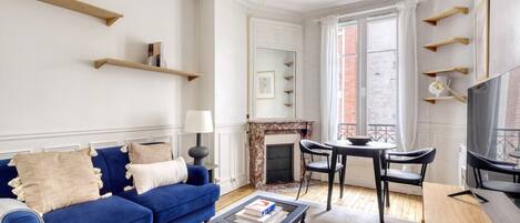 Fernseher, Stereoanlage