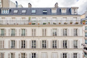 Exterior - Blueground | Champs Elysées, office, furnished (Paris)