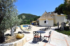 Outdoor dining - Chalet 'La Perla Negra' with Private Pool, Private Garden and Wi-Fi (Andratx)