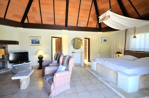 5 bedrooms, iron/ironing board, free WiFi, bed sheets - Chalet 'La Perla Negra' with Private Pool, Private Garden and Wi-Fi (Andratx)