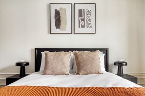 2 bedrooms, iron/ironing board, WiFi, bed sheets - Blueground | Saint Georges, balcony, nr Montmartre (Paris)