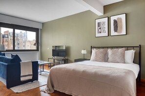 Iron/ironing board, WiFi, bed sheets - Blueground | Passy, furnished, nr Seine (Paris)