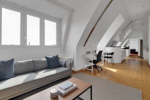 Fernseher, Stereoanlage