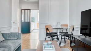 Living area - Blueground | Saint Germain, balcony, nr Seine (Paris)