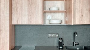 冰箱、微波炉、烤箱、炉灶