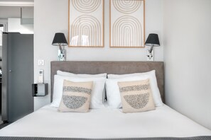 1 chambre, fer et planche à repasser, Wi-Fi, literie fournie