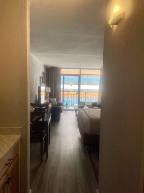 Iron/ironing board, WiFi, bed sheets - Laidback & Lazy @Landmark Resort (Myrtle Beach)