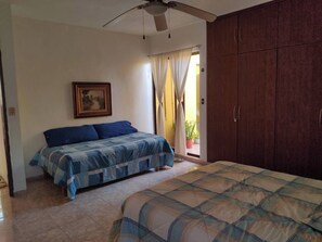 3 chambres, fer et planche à repasser, Wi-Fi, draps fournis